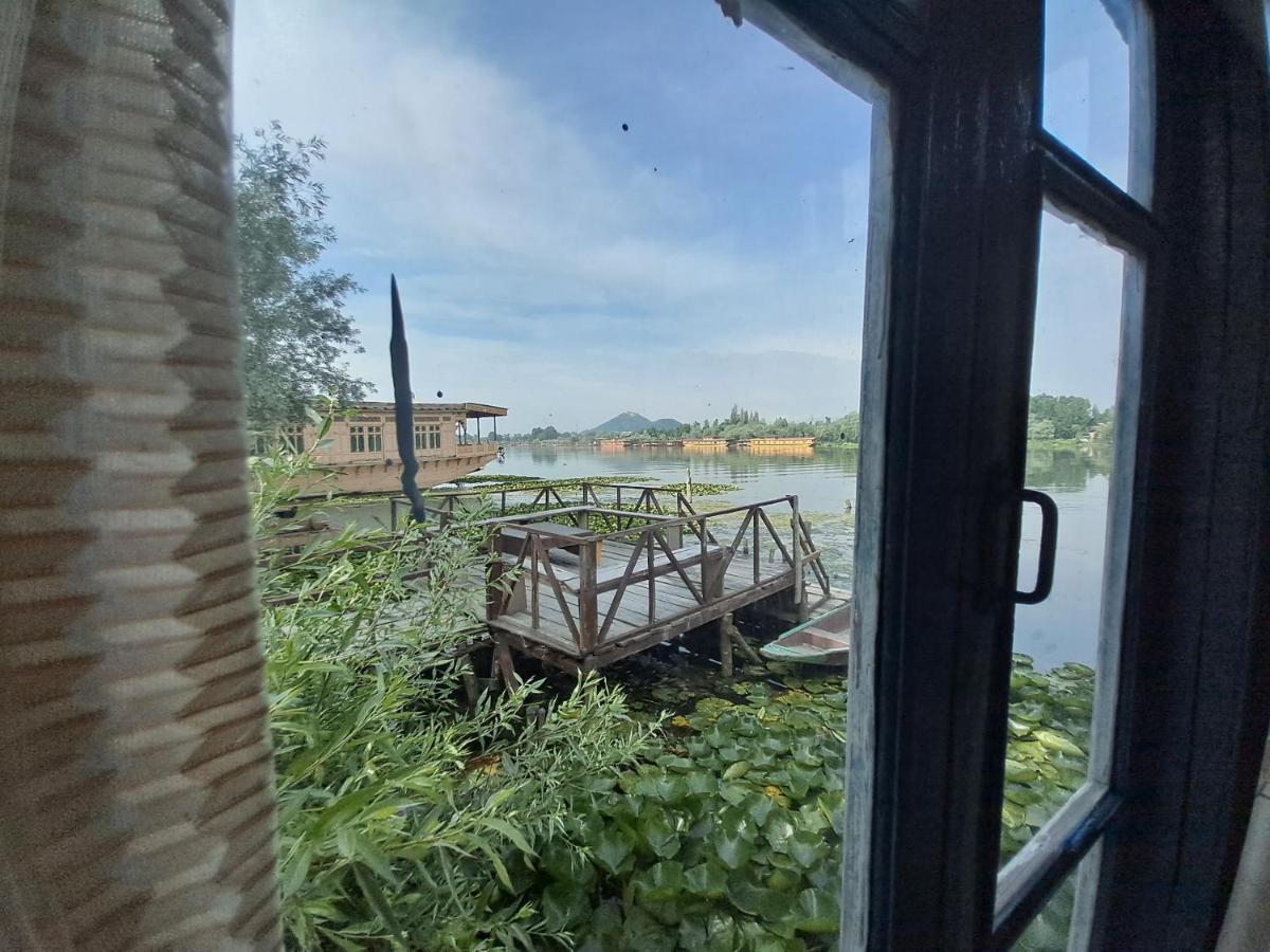 Lakeside Homestay Srinagar Zewnętrze zdjęcie